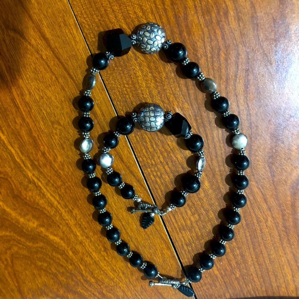 Black Beaded Necklace 🖤.